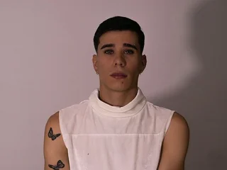 Gabo_White