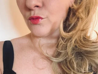Nikkibigtits100